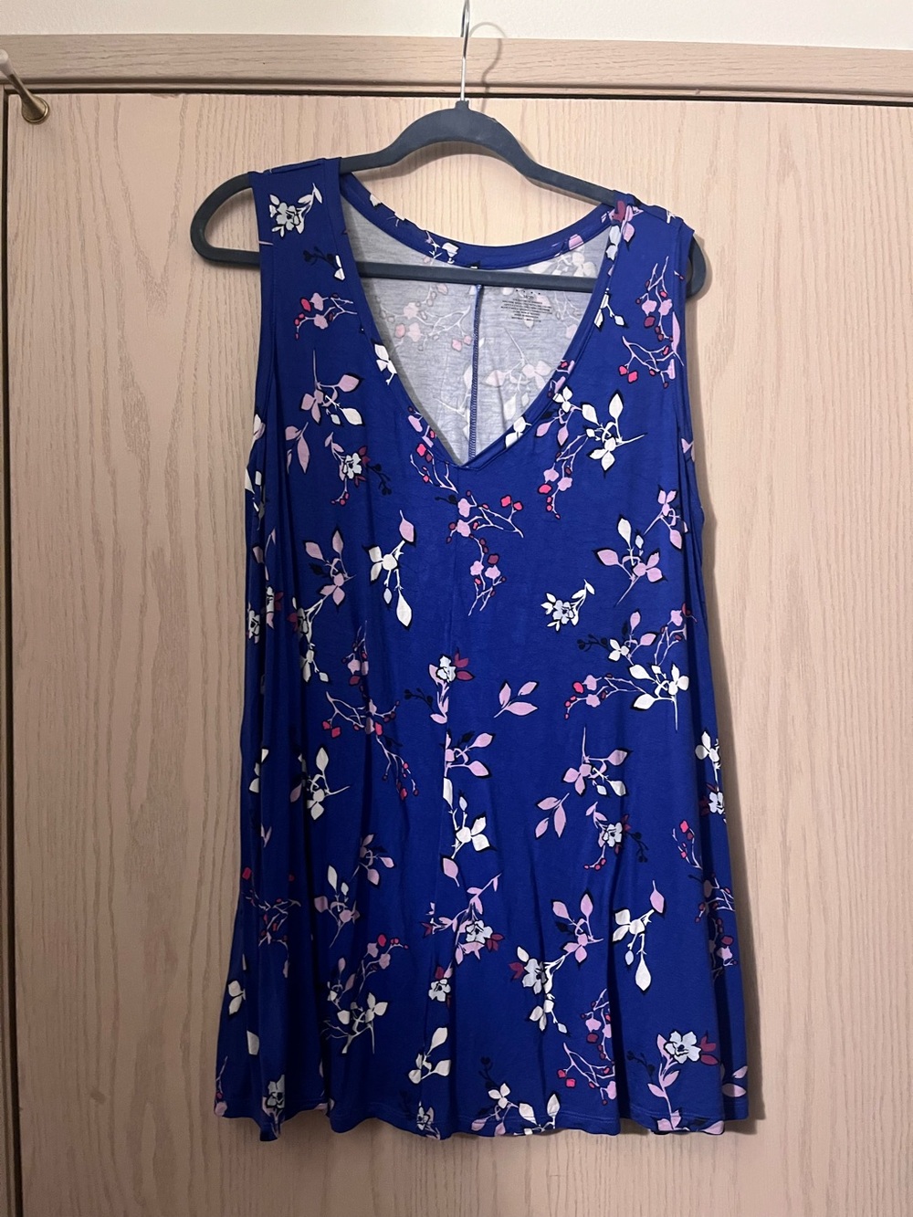Lane Bryant Royal Blue Floral V-Neck Sleeveless Top